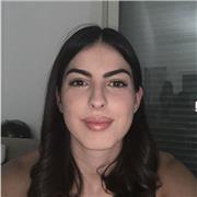 Ragazza appena diplomata da un istinto tecnico commerciale con competenze economiche linguistiche e giuridiche